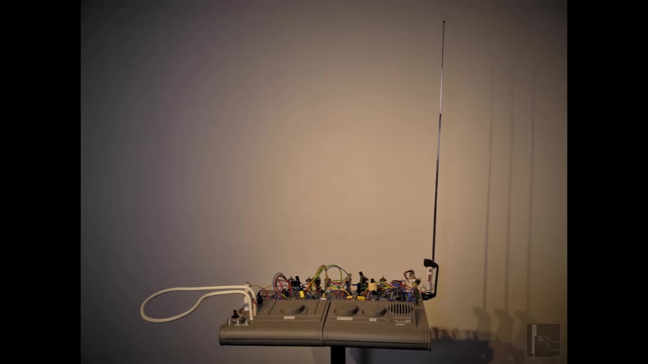 RT-6SH2P-X Tube Theremin Sound & Pictures Video
