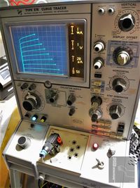Tektronix Type 576 Curve-Tracer Front-View 01